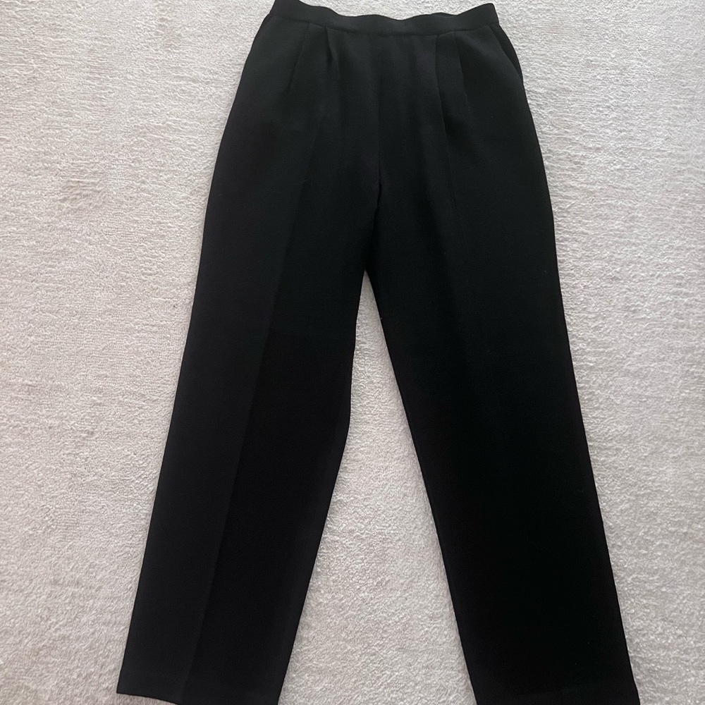 St John Basics, black, knit trousers with elastic waist - size 6!